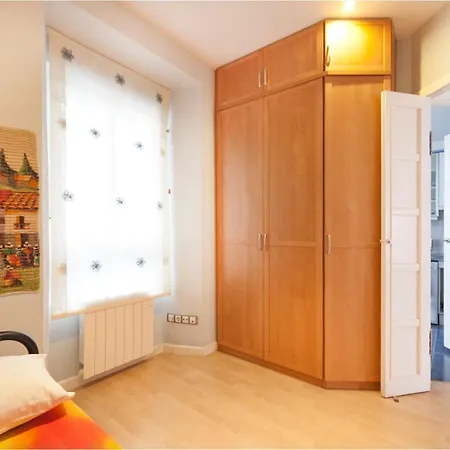 Apartment Teranga: Piso En Plaza Mayor De *