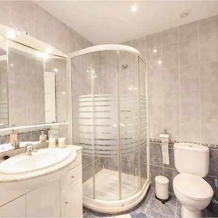 Teranga: Piso En Plaza Mayor De