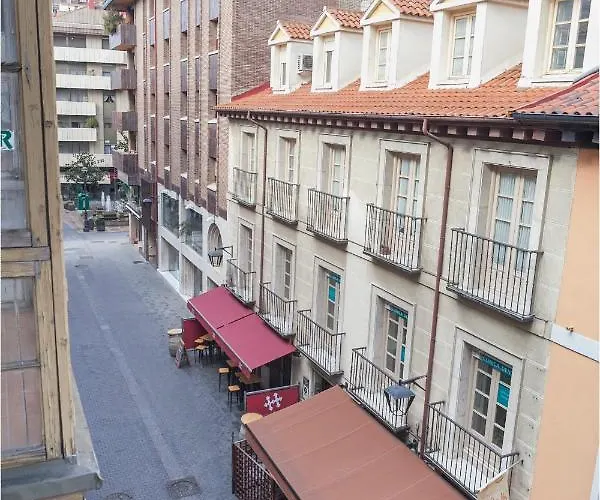 Apartamento Teranga: Piso En Plaza Mayor De *